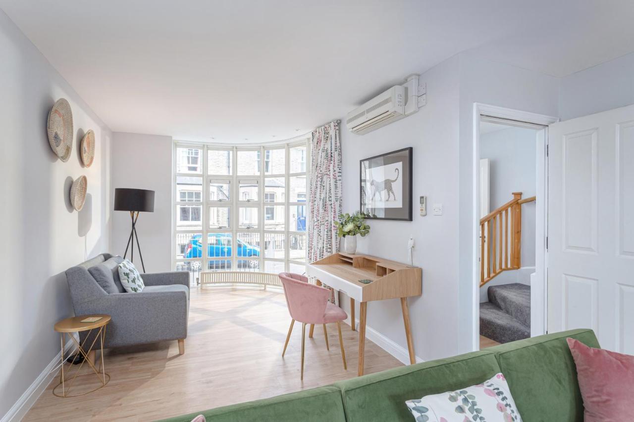 3 Bedroom Jesus Green Townhouse With Parking CBG Exterior foto