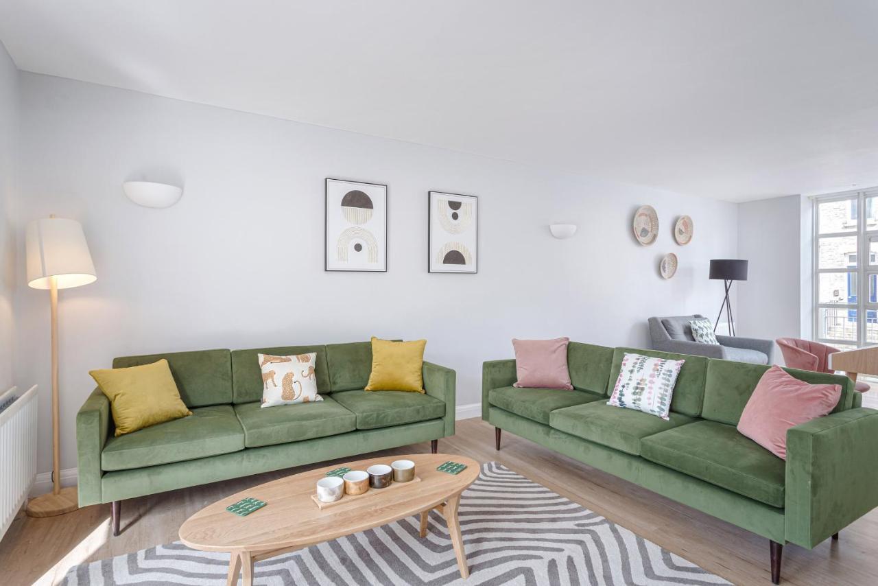 3 Bedroom Jesus Green Townhouse With Parking CBG Exterior foto