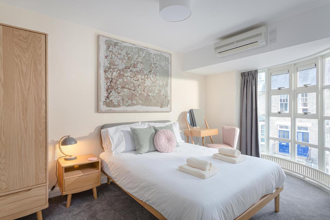 3 Bedroom Jesus Green Townhouse With Parking CBG Exterior foto