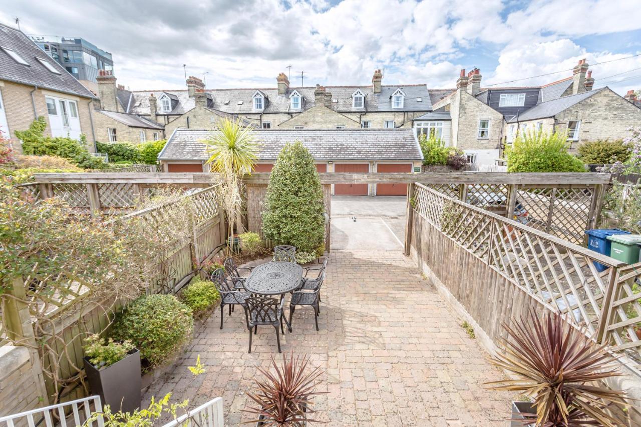 3 Bedroom Jesus Green Townhouse With Parking CBG Exterior foto