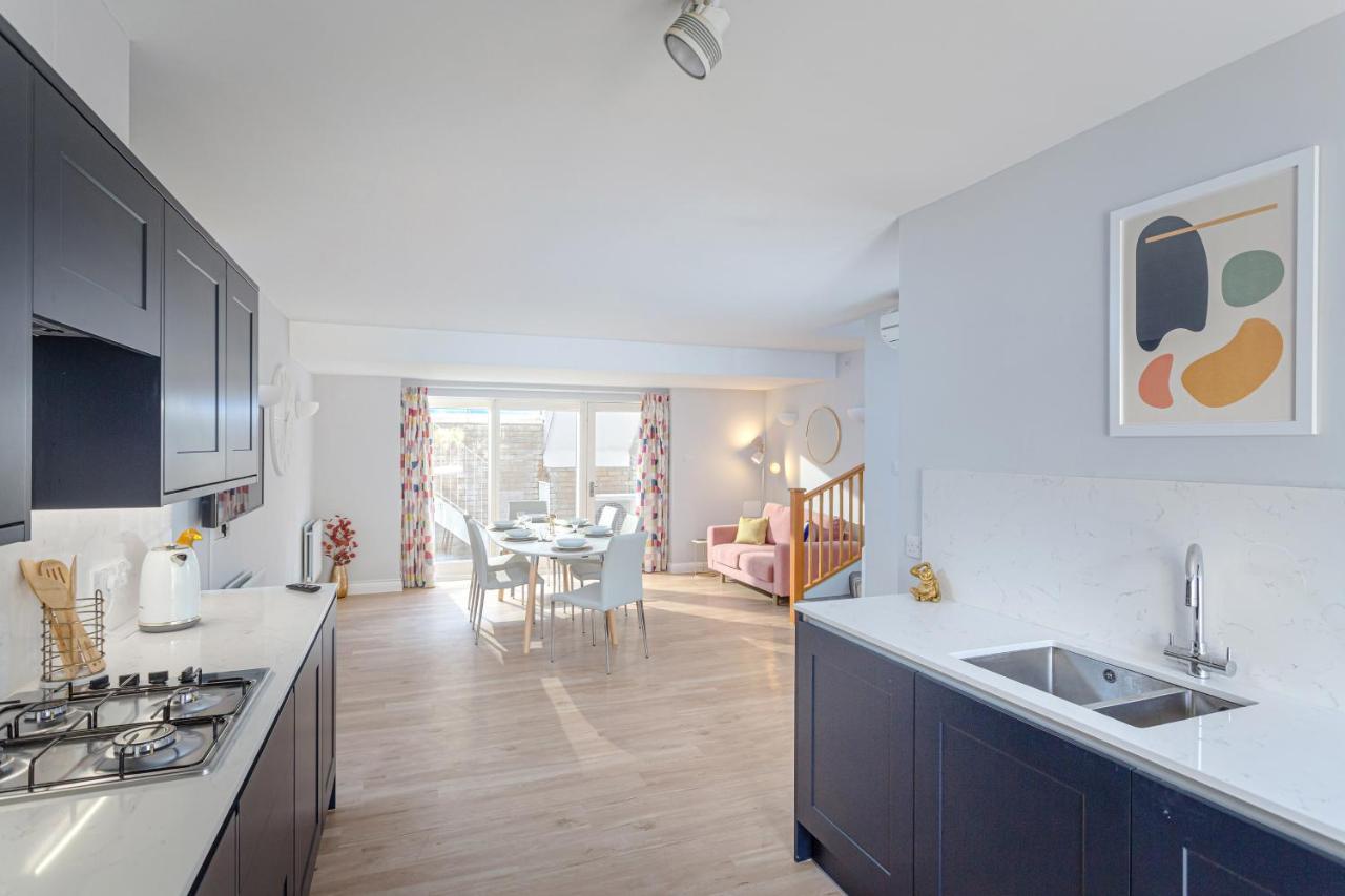 3 Bedroom Jesus Green Townhouse With Parking CBG Exterior foto